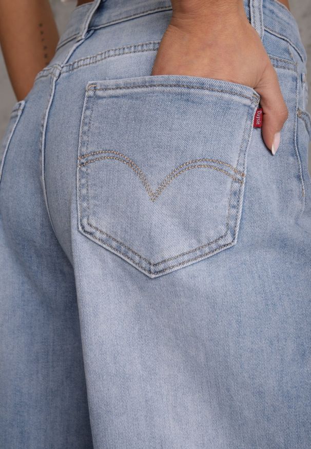 Renee - Niebieskie Szorty Jeansowe Bawełnine w Typie Jorts o Szerokim Kroju Savatai. Okazja: na co dzień. Kolor: niebieski. Materiał: jeans. Sezon: lato. Styl: casual, elegancki