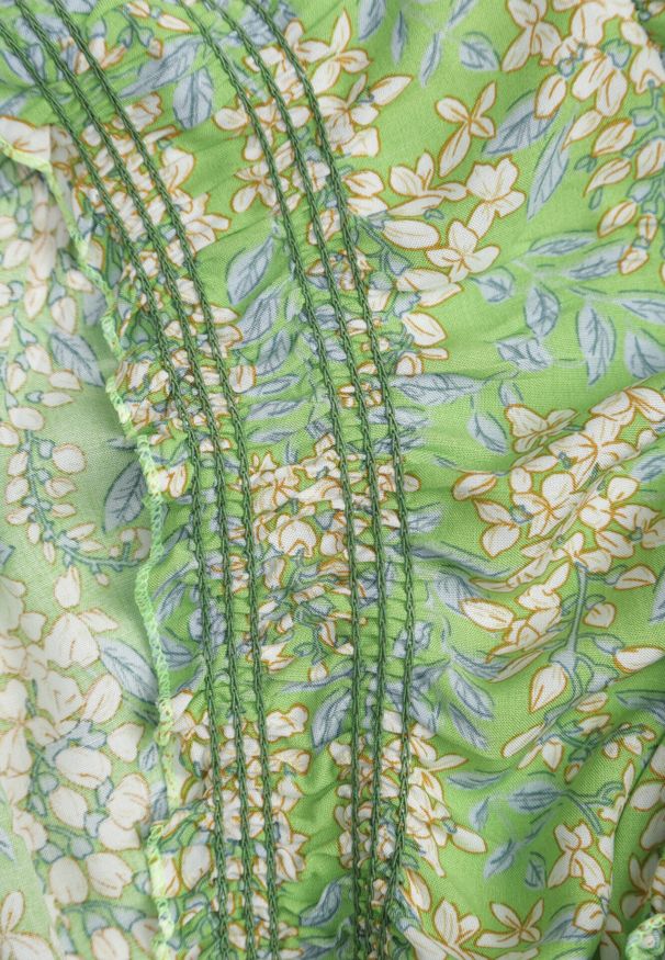 Born2be - Jasnozielona Bawełniana Sukienka z Bufiastymi Rękawami z Gumką w Talii i Falbaną Vimaliana. Okazja: na co dzień, na spacer. Typ kołnierza: dekolt w kształcie V. Kolor: zielony. Materiał: bawełna. Styl: casual, klasyczny, elegancki