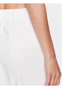 PESERICO - Peserico Spodnie materiałowe P04141U Biały Regular Fit. Kolor: biały. Materiał: bawełna, materiał