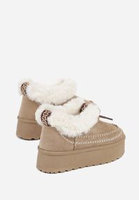 Born2be - Ciemnobeżowe Śniegowce na Grubej Podeszwie z Ozdobnymi Przeszyciami i Futerkiem Lindera. Okazja: na co dzień. Kolor: beżowy. Materiał: futro. Styl: casual #3