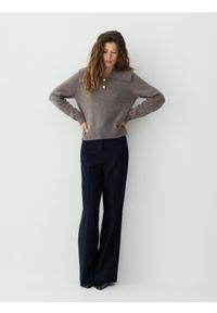 Reserved - Wełniany sweter z dodatkiem kaszmiru - beżowy. Kolor: beżowy. Materiał: wełna, kaszmir