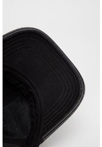 Lee czapka z daszkiem jeansowa kolor czarny gładka. Kolor: czarny. Materiał: jeans. Wzór: gładki #2
