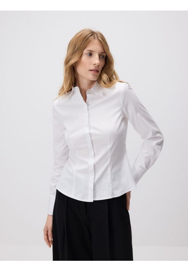 Reserved - Koszula slim fit - biały. Kolor: biały. Materiał: tkanina, bawełna