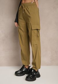 Renee - Zielone Spodnie z Bawełną Typu Cargo High Waist Puvoria. Okazja: na co dzień, na spacer. Stan: podwyższony. Kolor: zielony. Materiał: bawełna. Styl: casual #5