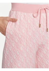 Guess Spodnie materiałowe V4RB11 KC2X2 Różowy Straight Leg. Kolor: różowy. Materiał: syntetyk #5