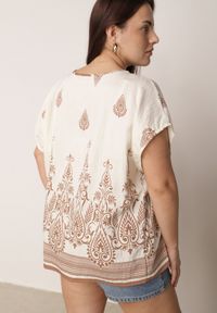 Born2be - Beżowa Wiskozowa Bluzka z Etnicznym Wzorem Melloshell. Okazja: na co dzień. Kolor: beżowy. Materiał: wiskoza. Styl: elegancki, casual #7