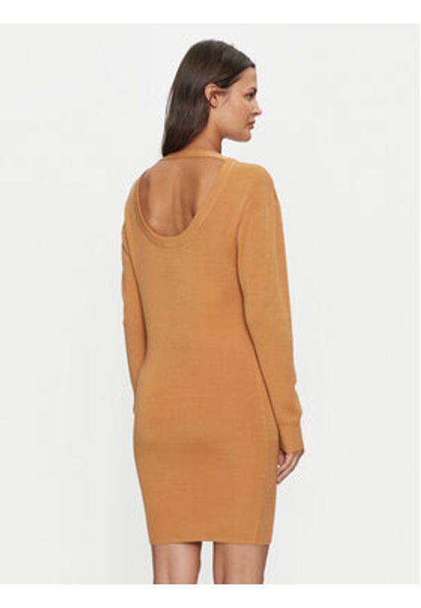 Armani Exchange Sukienka dzianinowa 6DYA1J YME3Z 1788 Pomarańczowy Regular Fit. Kolor: pomarańczowy. Materiał: syntetyk