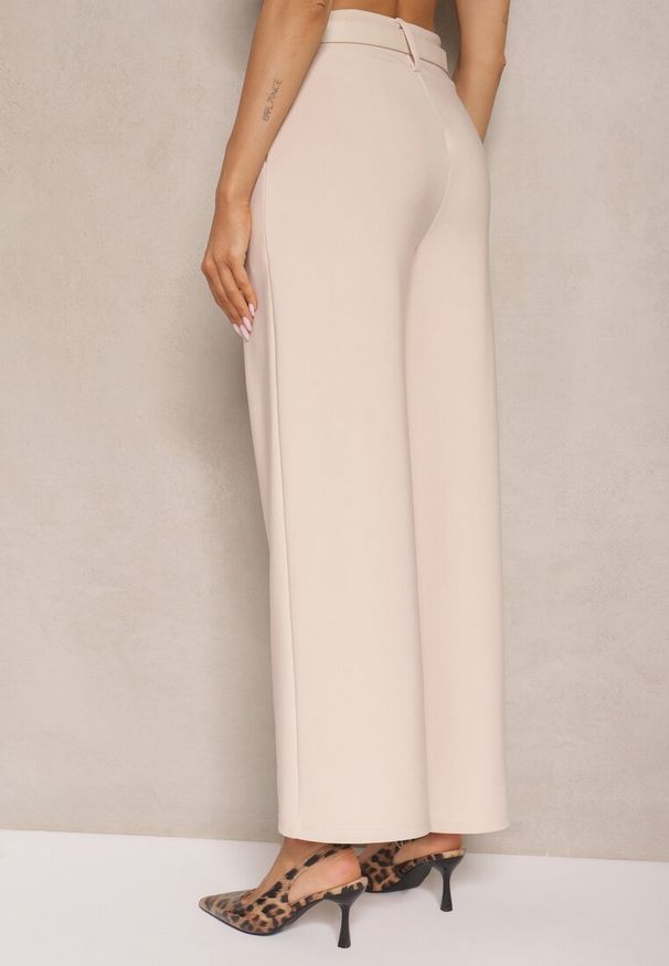 Renee - Beżowe Garniturowe Spodnie High Waist z Gumką i Dodatkowym Paskiem w Talii Mattine. Stan: podwyższony. Kolor: beżowy. Materiał: dzianina