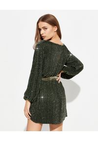 RETROFETE - Sukienka z cekinami Grace. Kolor: zielony. Długość rękawa: długi rękaw. Wzór: aplikacja. Typ sukienki: kopertowe. Długość: mini #2