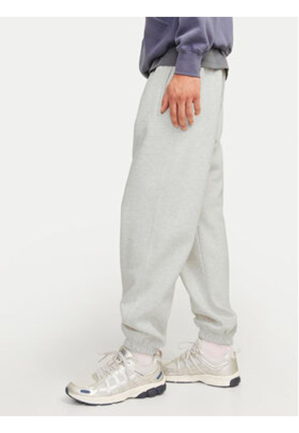 Jack & Jones Spodnie dresowe Bill Urban Edge 12263026 Szary Relaxed Fit. Kolor: szary. Materiał: syntetyk, bawełna