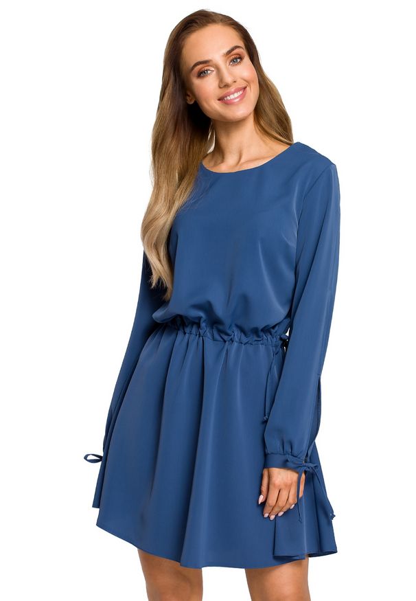 MOE - Rozkloszowana lekko połyskująca sukienka z regulowaną talią. Materiał: tkanina, elastan, materiał. Typ sukienki: rozkloszowane. Styl: boho