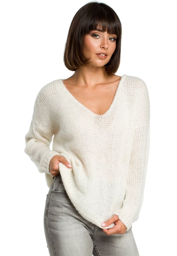 Sweter elegancki, z dekoltem w serek