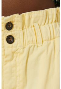 medicine - Medicine szorty jeansowe damskie kolor żółty gładkie high waist. Stan: podwyższony. Kolor: żółty. Materiał: jeans. Wzór: gładki