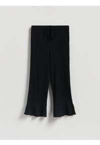 Reserved - Spodnie z falbankami - czarny. Kolor: czarny. Materiał: wiskoza, tkanina #1