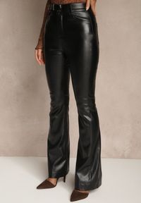 Renee - Czarne Spodnie Flare z Imitacji Skóry Vebria. Okazja: na co dzień. Kolor: czarny. Materiał: skóra. Styl: casual, elegancki #5