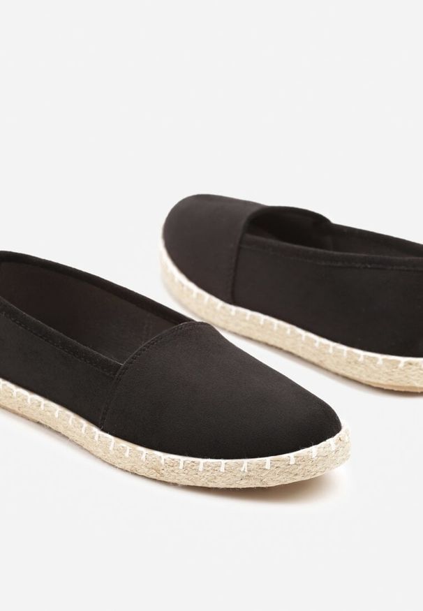 Renee - Czarne Espadryle Vices na Podeszwie Zdobionej Plecionką Sesoriela. Okazja: na randkę, na co dzień. Kolor: czarny. Materiał: jeans. Wzór: aplikacja. Sezon: lato, wiosna. Styl: casual