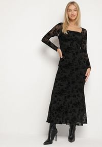 Born2be - Czarna Dopasowana Sukienka VICES z Odkrytymi Plecami Ozdobiona Tiulową Koronką Ravita. Okazja: na randkę. Typ kołnierza: dekolt kwadratowy. Kolor: czarny. Materiał: tiul, koronka. Wzór: aplikacja, koronka. Typ sukienki: dopasowane. Styl: elegancki #5