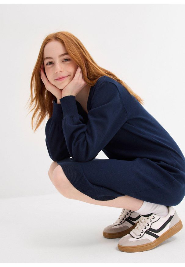 bonprix - Sukienka dzianinowa. Kolor: niebieski. Materiał: dzianina. Sezon: jesień