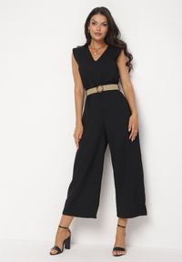 Born2be - Czarny Kombinezon Zapinany na Suwak z Poduszkami w Ramionach i Paskiem z Klamrą Bless. Okazja: na co dzień. Kolor: czarny. Styl: casual, klasyczny #1