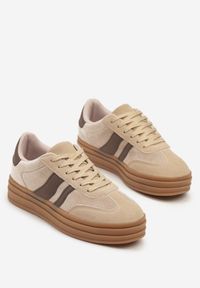 Renee - Ciemnobeżowe Sneakersy Typu Kultowe Tenisówki na Niskiej Platformie Tulafia. Kolor: beżowy. Obcas: na platformie