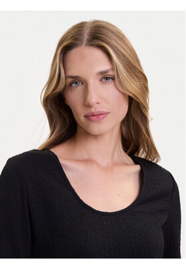 Vero Moda Bluzka Cille 10334657 Czarny Slim Fit. Kolor: czarny. Materiał: syntetyk