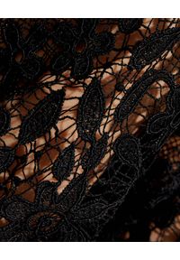 SELF PORTRAIT - Czarna koronkowa sukienka midi. Kolor: czarny. Materiał: koronka. Wzór: ażurowy, koronka. Styl: elegancki. Długość: midi #2