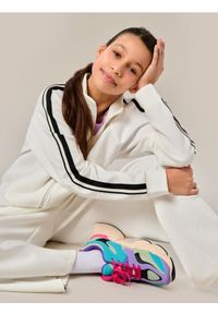 Sinsay - Spodnie wide leg - kremowy. Kolor: kremowy #1