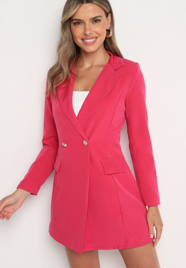 Born2be - Ciemnoróżowa Marynarka Taliowana Dwurzędowa Swed. Kolor: różowy. Długość rękawa: długi rękaw. Długość: długie. Styl: elegancki