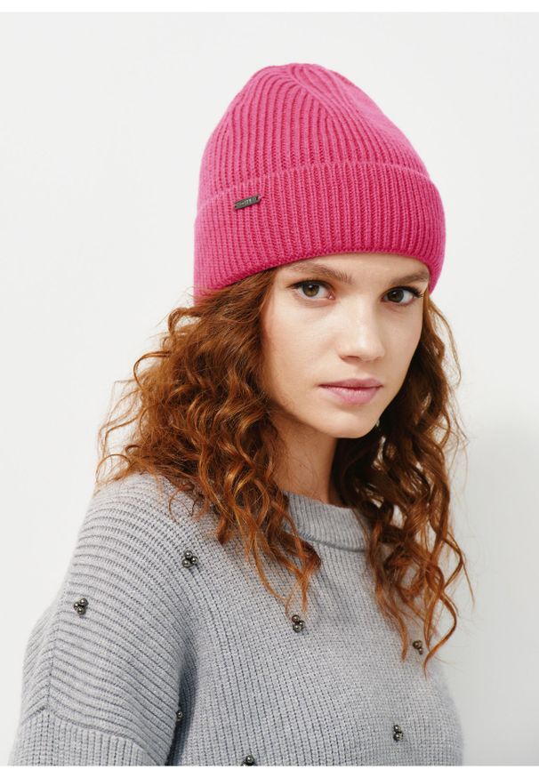 Ochnik - Różowa czapka zimowa damska. Kolor: różowy. Materiał: akryl. Sezon: zima