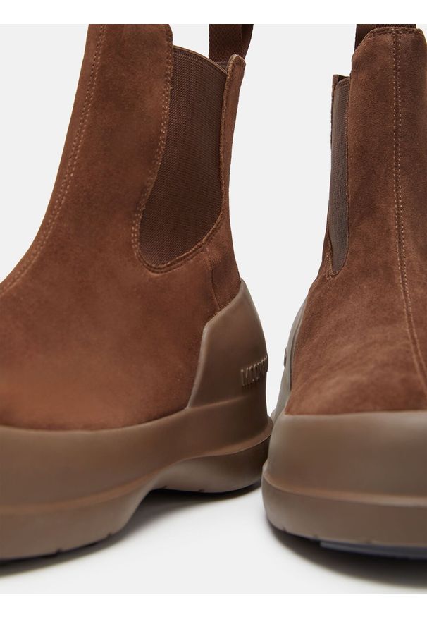 Sztyblety damskie Moon Boot LUNA CHELSEA SUEDE. Kolor: brązowy