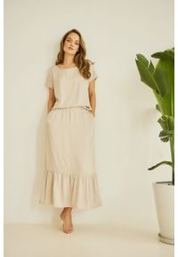 SPÓDNICA MAGGIE PIASKOWA M - Flawless. Okazja: na co dzień, na spotkanie biznesowe, na spacer. Materiał: skóra, wiskoza. Długość: krótkie. Styl: elegancki, sportowy, biznesowy, klasyczny, boho, casual