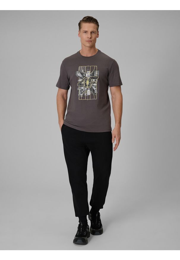 4f - 4F T-shirt regular z nadrukiem męski - szary L. Okazja: na co dzień. Kolor: szary. Materiał: dzianina, bawełna, materiał. Wzór: nadruk. Styl: casual, klasyczny