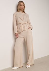 Born2be - Beżowy Wiskozowy Komplet Asymetryczna Koszula i Spodnie z Kieszeniami Moneia. Kolor: beżowy. Materiał: wiskoza #1