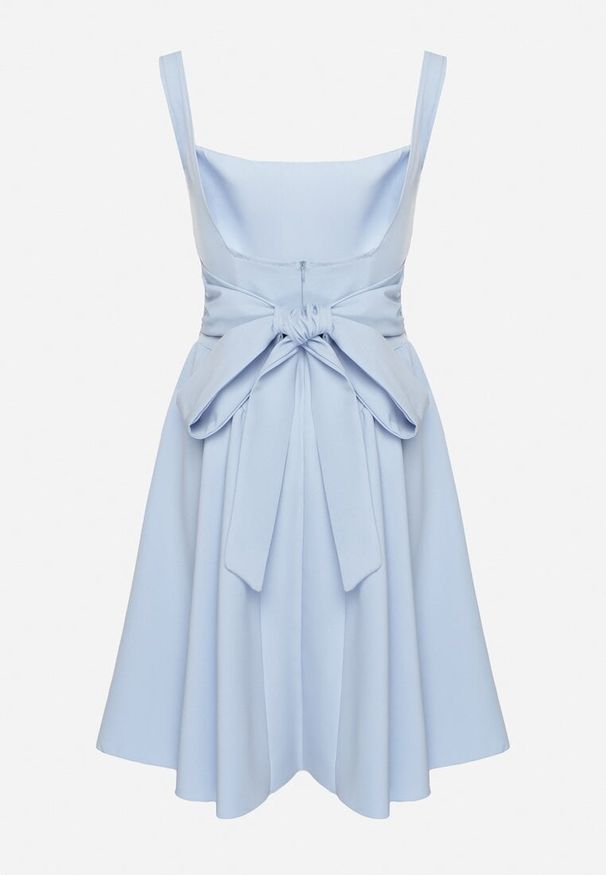 Born2be - Niebieska Sukienka Rozkloszowana z Ozdobną Kokardą na Plecach Sonarisea. Typ kołnierza: kokarda. Kolor: niebieski. Typ sukienki: rozkloszowane. Styl: klasyczny