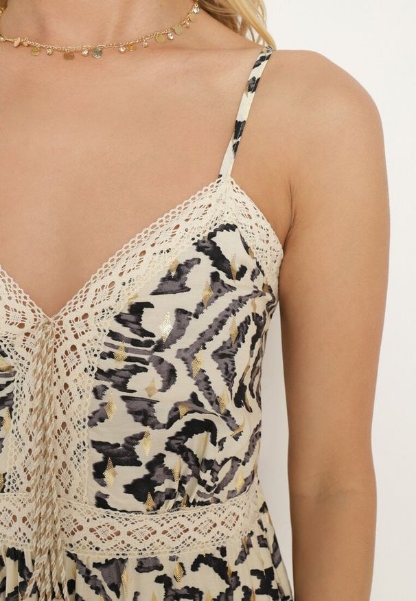 Born2be - Beżowo-Czarna Bawełniana Sukienka na Cienkich Ramiączkach Zdobiona Haftem z Gumką w Pasie Vikalia. Okazja: na co dzień, na randkę. Kolor: beżowy. Materiał: bawełna. Długość rękawa: na ramiączkach. Wzór: aplikacja, haft. Sezon: lato. Typ sukienki: proste. Styl: casual, elegancki, klasyczny