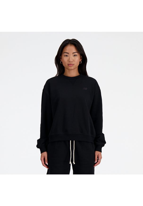 Bluza damska New Balance WT41500BK – czarna. Okazja: na co dzień. Kolor: czarny. Materiał: tkanina, bawełna, prążkowany, dresówka. Styl: klasyczny, casual