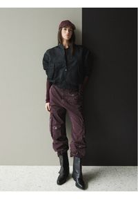 G-Star RAW - G-Star Raw Spodnie materiałowe Cargo 3D D27025-D388 Fioletowy Boyfriend Fit. Kolor: fioletowy. Materiał: bawełna #1