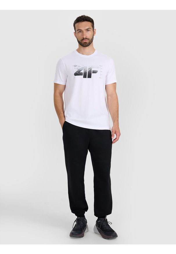 4f - 4F Spodnie dresowe joggery męskie - czarne XL. Kolor: czarny. Materiał: dresówka. Wzór: gładki, ze splotem, nadruk