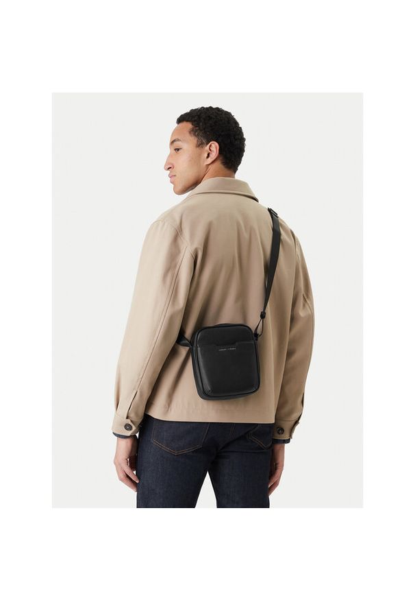 Saszetka Armani Exchange. Kolor: czarny