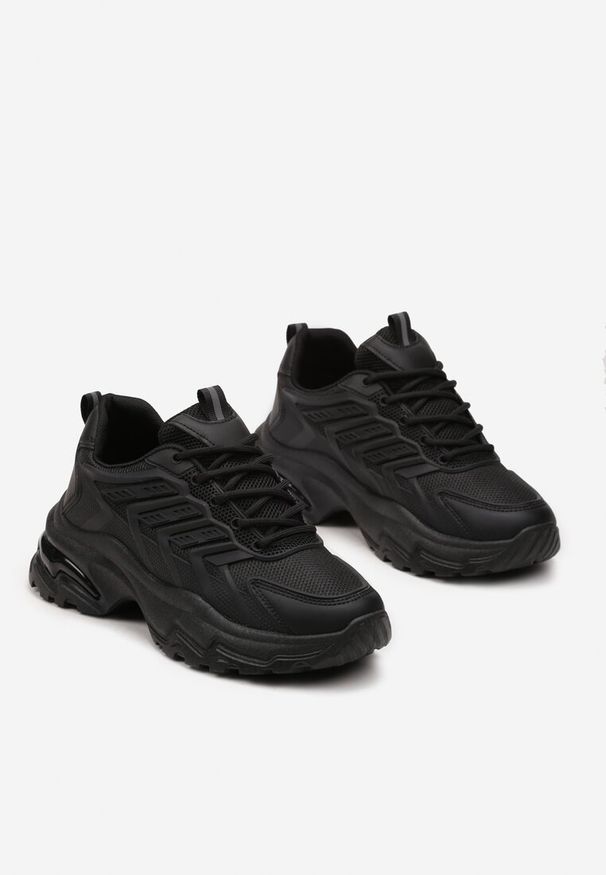 Born2be - Czarne Sneakersy na Grubej Nieregularnej Podeszwie z Przeszyciami Hatila. Kolor: czarny