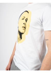 Antony Morato T-shirt | MMKS02166-FA100144 | Mężczyzna | Biały. Okazja: na co dzień. Kolor: biały. Materiał: bawełna. Wzór: aplikacja, nadruk. Styl: casual