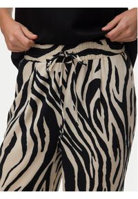 Vero Moda Spodnie materiałowe Jesmilo 10287363 Czarny Regular Fit. Kolor: czarny. Materiał: wiskoza #2