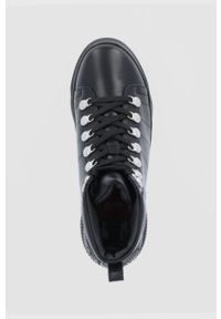 Love Moschino Botki skórzane damskie kolor czarny na platformie. Nosek buta: okrągły. Zapięcie: sznurówki. Kolor: czarny. Materiał: skóra. Obcas: na platformie #3