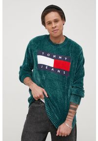 Tommy Jeans Sweter męski kolor zielony. Kolor: zielony. Materiał: materiał, wiskoza. Długość rękawa: długi rękaw. Długość: długie. Wzór: ze splotem