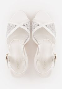 Renee - Białe Transparentne Sandały VICES na Szpilce z Cyrkoniami Alumere. Zapięcie: sprzączka. Kolor: biały. Materiał: satyna. Wzór: aplikacja. Obcas: na szpilce. Styl: elegancki #4