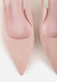 Born2be - Różowe Sandały na Szpilce z Imitacji Zamszu z Noskiem w Szpic Fyrlenne. Okazja: na co dzień, na ślub cywilny, na wesele, do pracy, na spotkanie biznesowe. Kolor: różowy. Materiał: zamsz. Sezon: wiosna, lato. Obcas: na szpilce. Styl: klasyczny, casual, biznesowy, elegancki #4