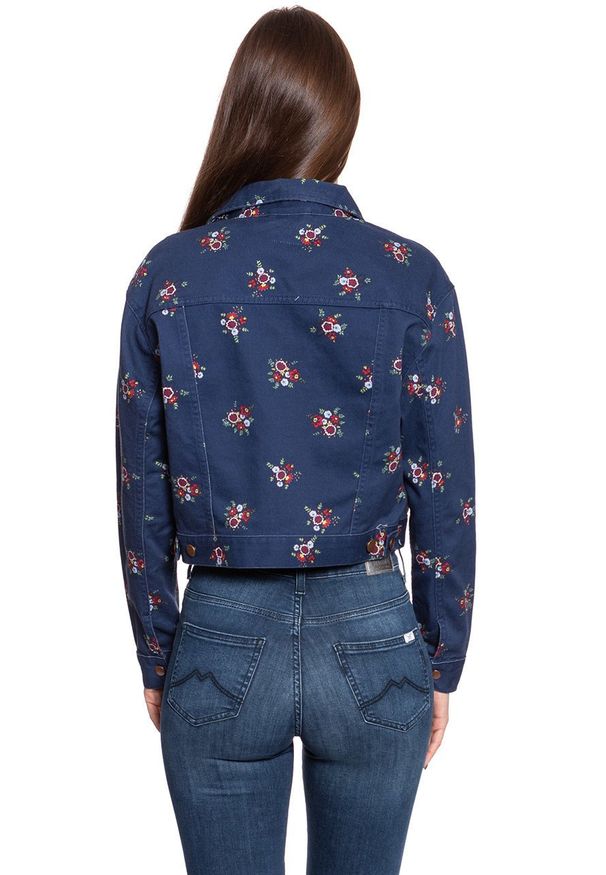 Wrangler - DAMSKA KURTKA JEANSOWA WRANGLER RETRO CROP JACKET BLUE DEPTHS W417WSXJY 112128796. Materiał: jeans. Styl: retro