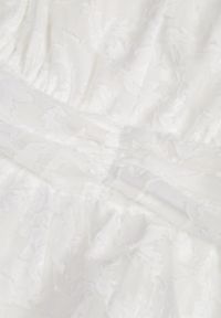 Renee - Biała Sukienka o Rozkloszowanym Kroju z Dekoltem w Serek i Falbankami Drapia. Okazja: na imprezę. Typ kołnierza: dekolt w serek, kołnierz z falbankami. Kolor: biały. Materiał: skóra. Styl: rockowy, elegancki #3