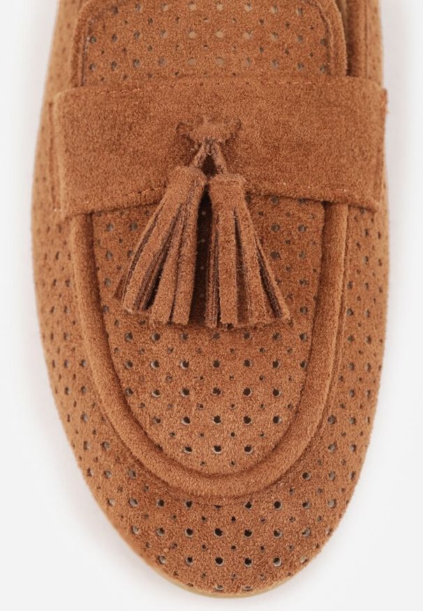 Renee - Brązowe Mokasyny VICES z Ażurową Cholewką i Frędzlami Hyrilea. Okazja: na co dzień. Kolor: brązowy. Materiał: jeans. Szerokość cholewki: normalna. Wzór: ażurowy. Styl: boho, casual, street