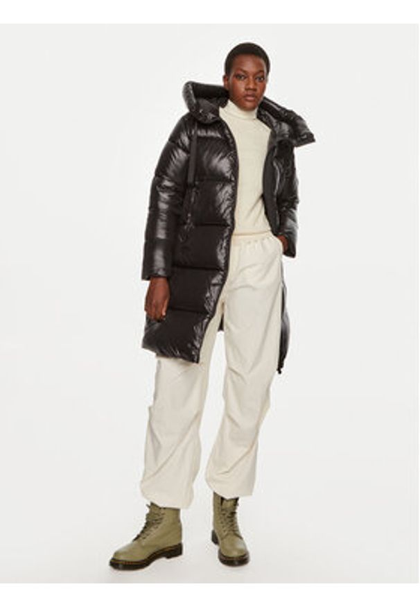 Save The Duck Płaszcz zimowy D45510W LUCK19 Czarny Regular Fit. Kolor: czarny. Materiał: syntetyk. Sezon: zima